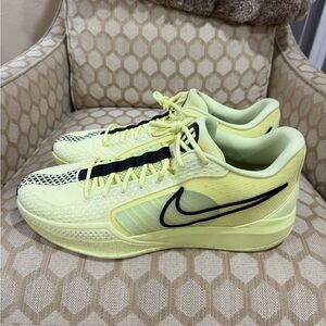 Nike Sabrina 1 size 18 men 19.5 women new